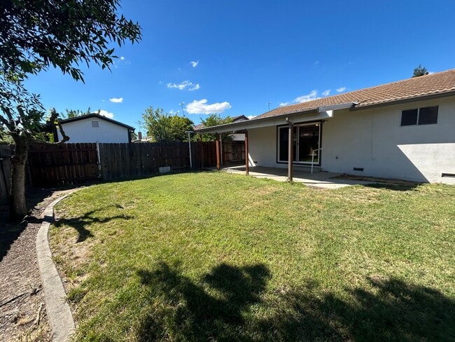 Building Photo - 310 Hedstrom Rd