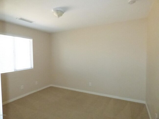 Building Photo - Great home for the money and size in Wadde...