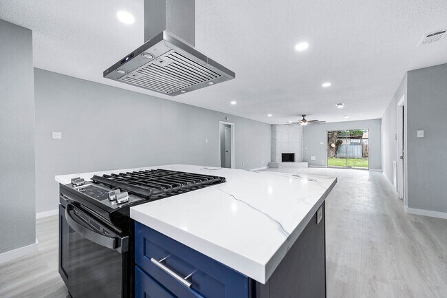 Building Photo - 3610 Brier Gardens Dr