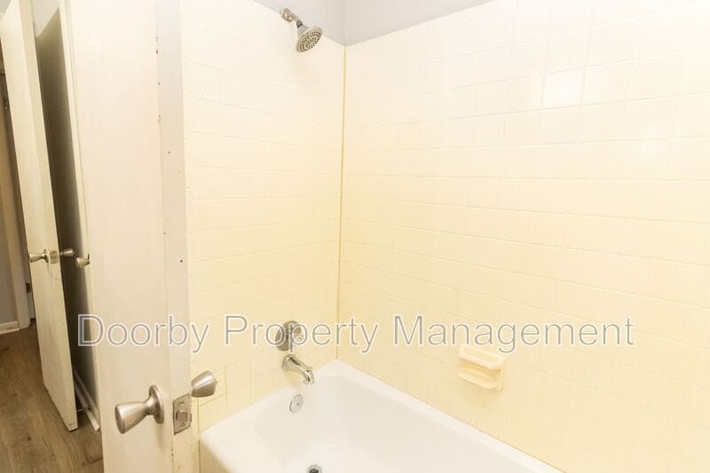 Building Photo - 5031 Cameron Ln