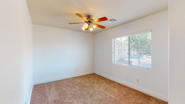 Building Photo - One Story Home Near Beautiful Mountain's Edge Community