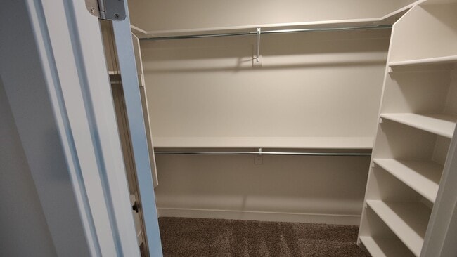 Building Photo - West Haven 3 bedroom Townhome for Rent!