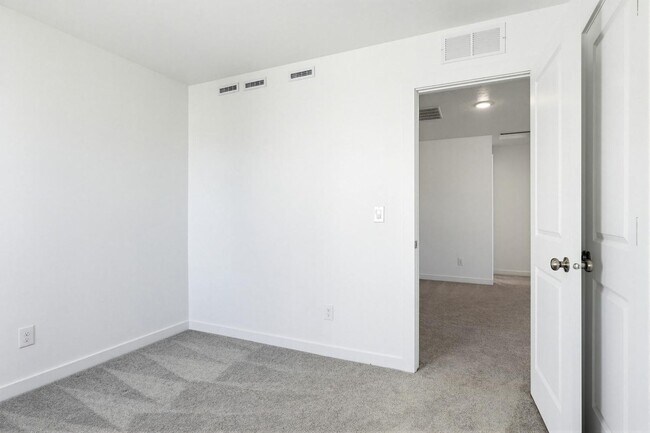 Building Photo - Stunning 4-Bed Home with 3-Car Garage in Cirrus Pointe – Caldwell