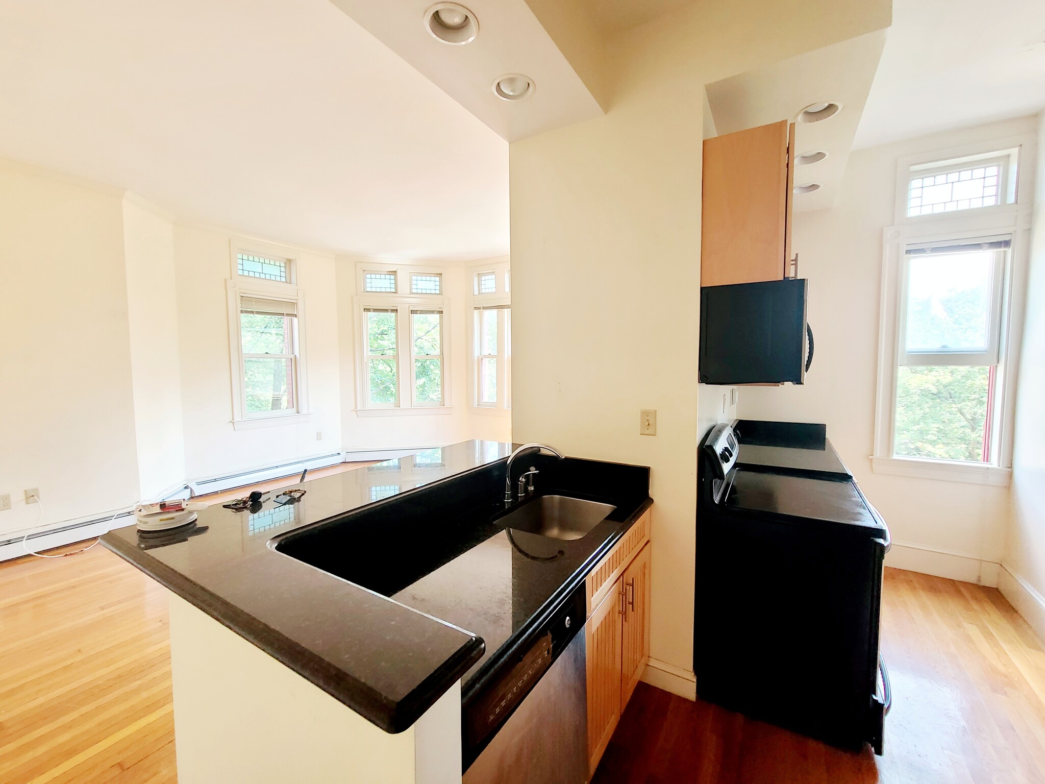 Building Photo - 197 Commonwealth Ave