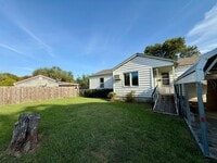 Building Photo - 3bed 1 bath $1,100 a month