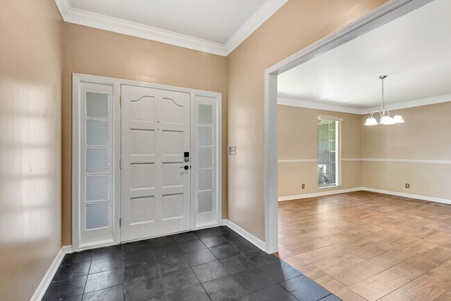 Building Photo - 119 Rio Pinar Dr