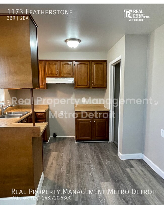 Building Photo - 1173 Featherstone-
