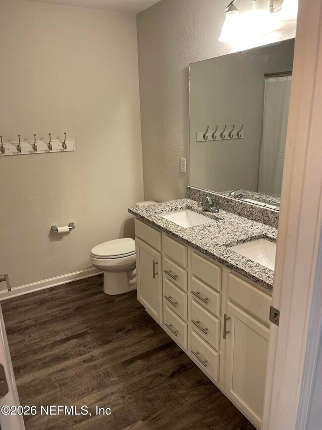 Building Photo - 5549 Broadgate Ct