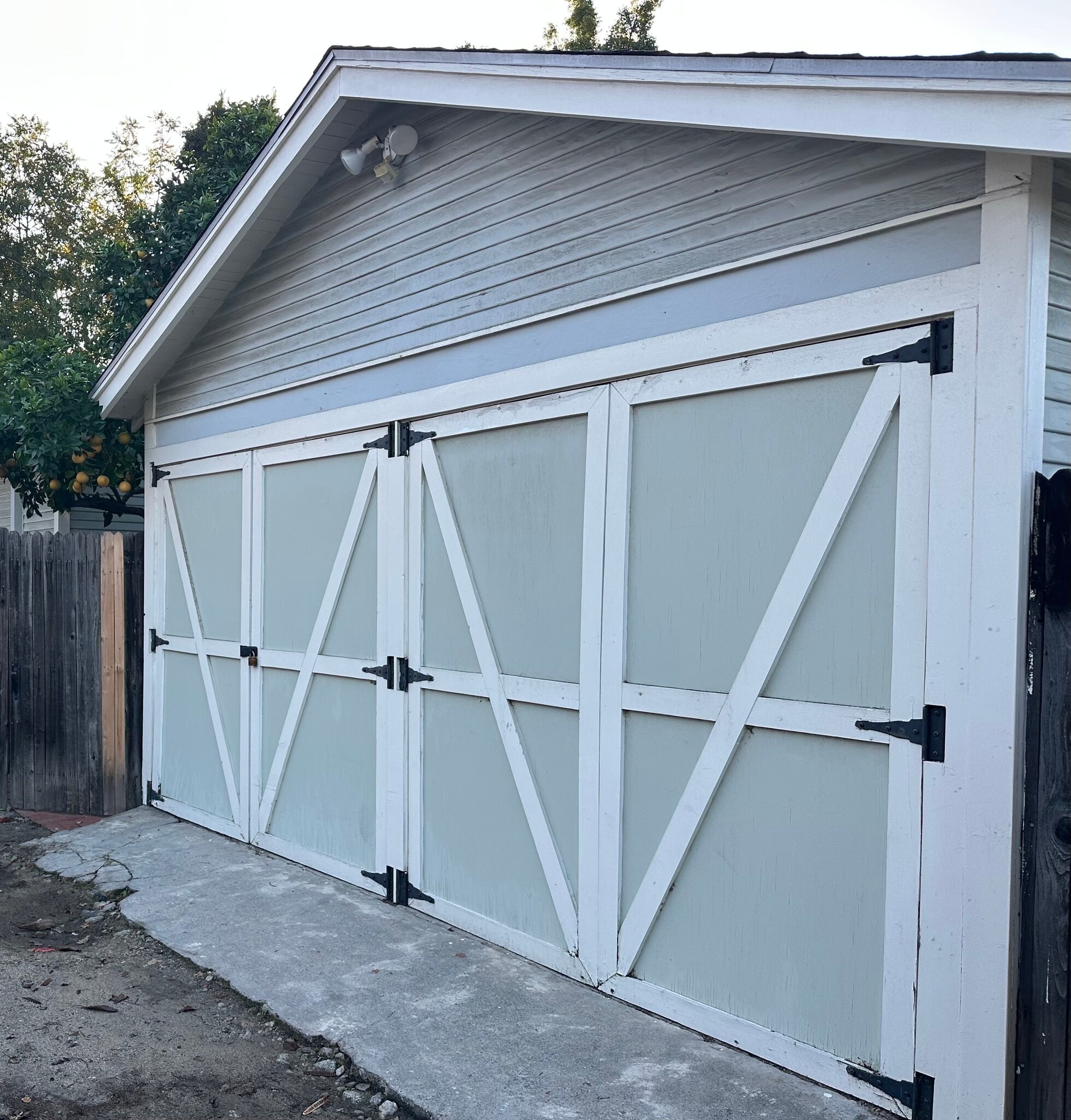 Building Photo - 325 E Colorado Blvd