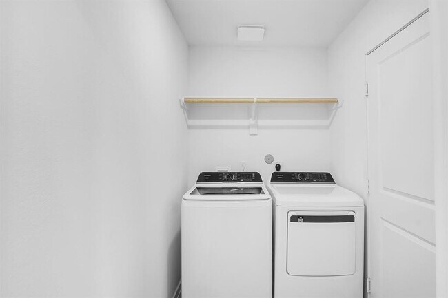 Building Photo - 220 Laura Leigh Ln