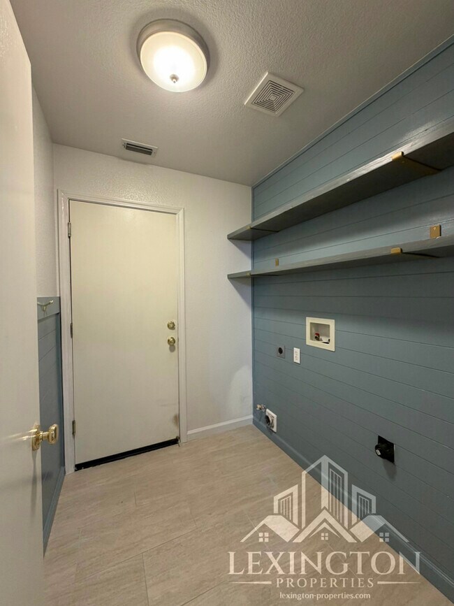 Building Photo - Pristine, single-story, 3bd/2ba, Home in Cameron Park!