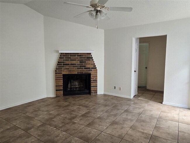 Building Photo - 9406 Kempler Dr
