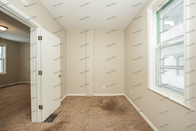 Building Photo - 3260 W 43rd St