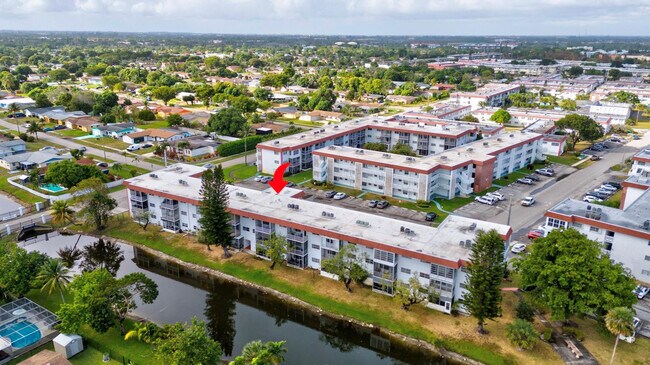 Building Photo - 4310 NW 12th Ct