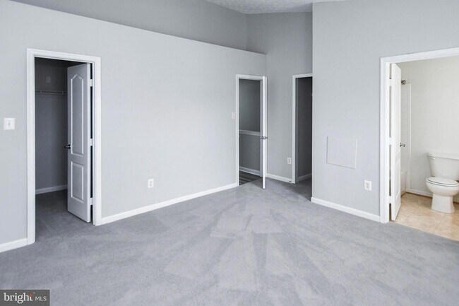 Building Photo - 9815 Berrywood Ct