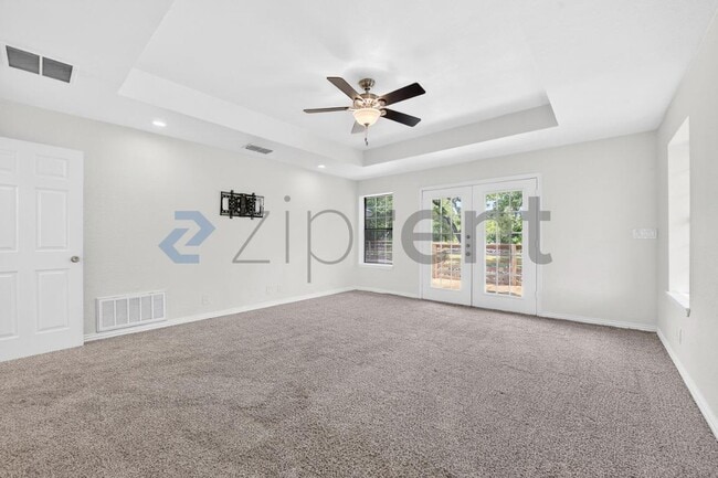 Building Photo - 3901 High Rd