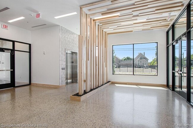 Building Photo - 7410 Kercheval Ave