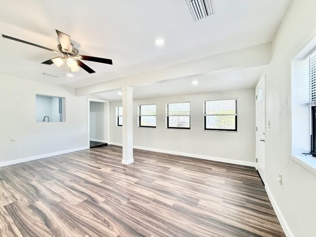 Building Photo - 1221 Jewel Ave