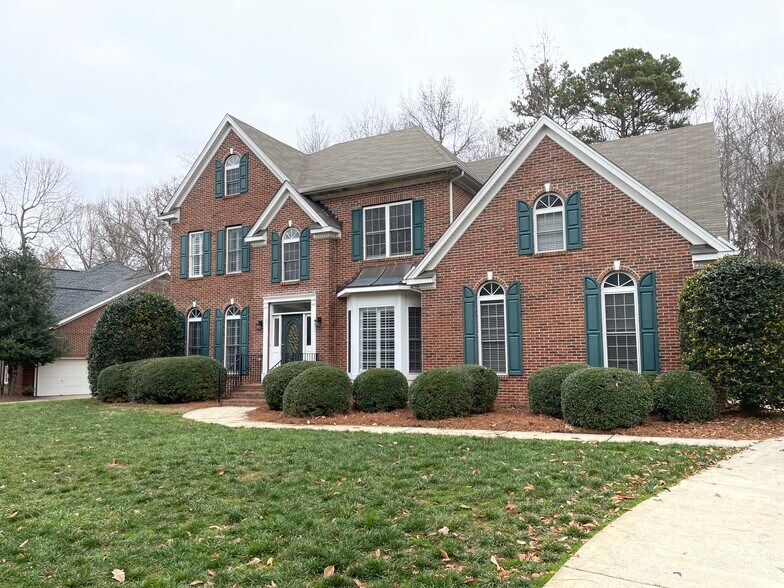Building Photo - 7127 Weddington Brook Dr