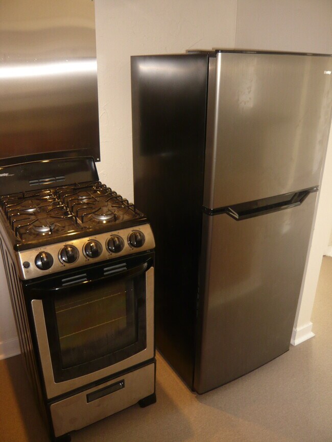Kitchen - 7004 Loyal Trl
