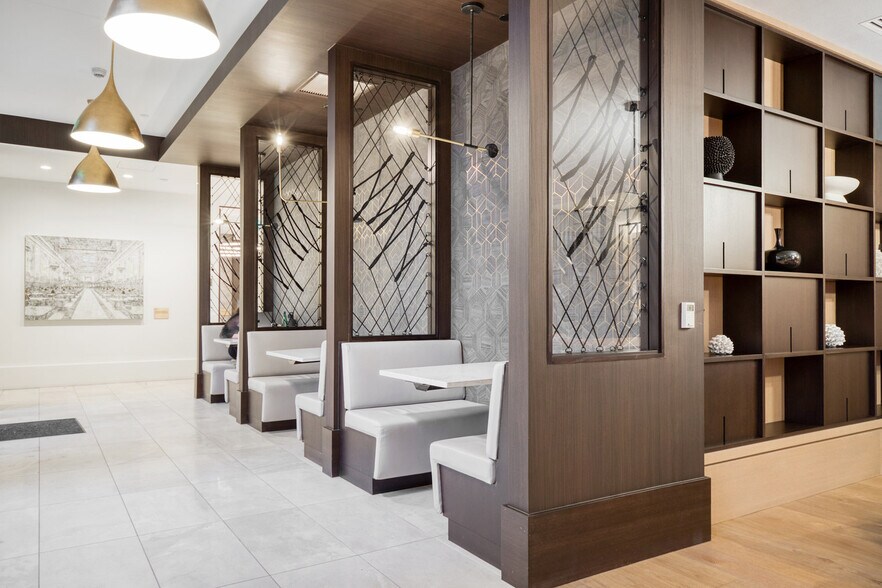 Building Photo - 99 E Dedham St