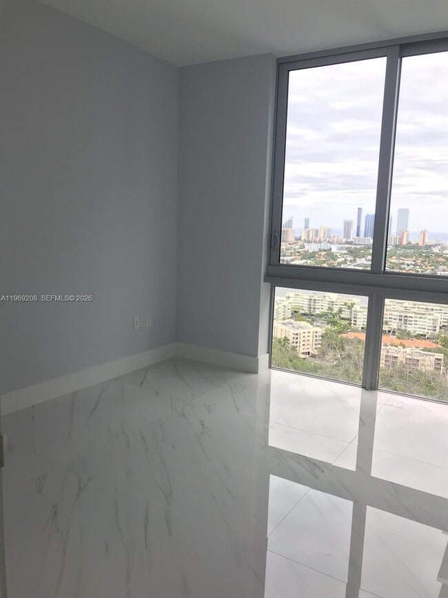 Building Photo - 16385 Biscayne Blvd