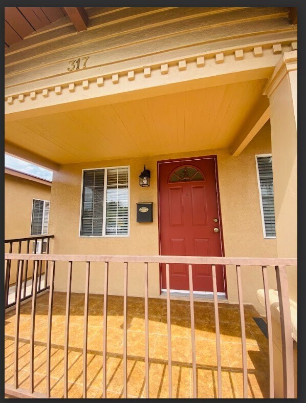 Building Photo - 317 N Coronado St