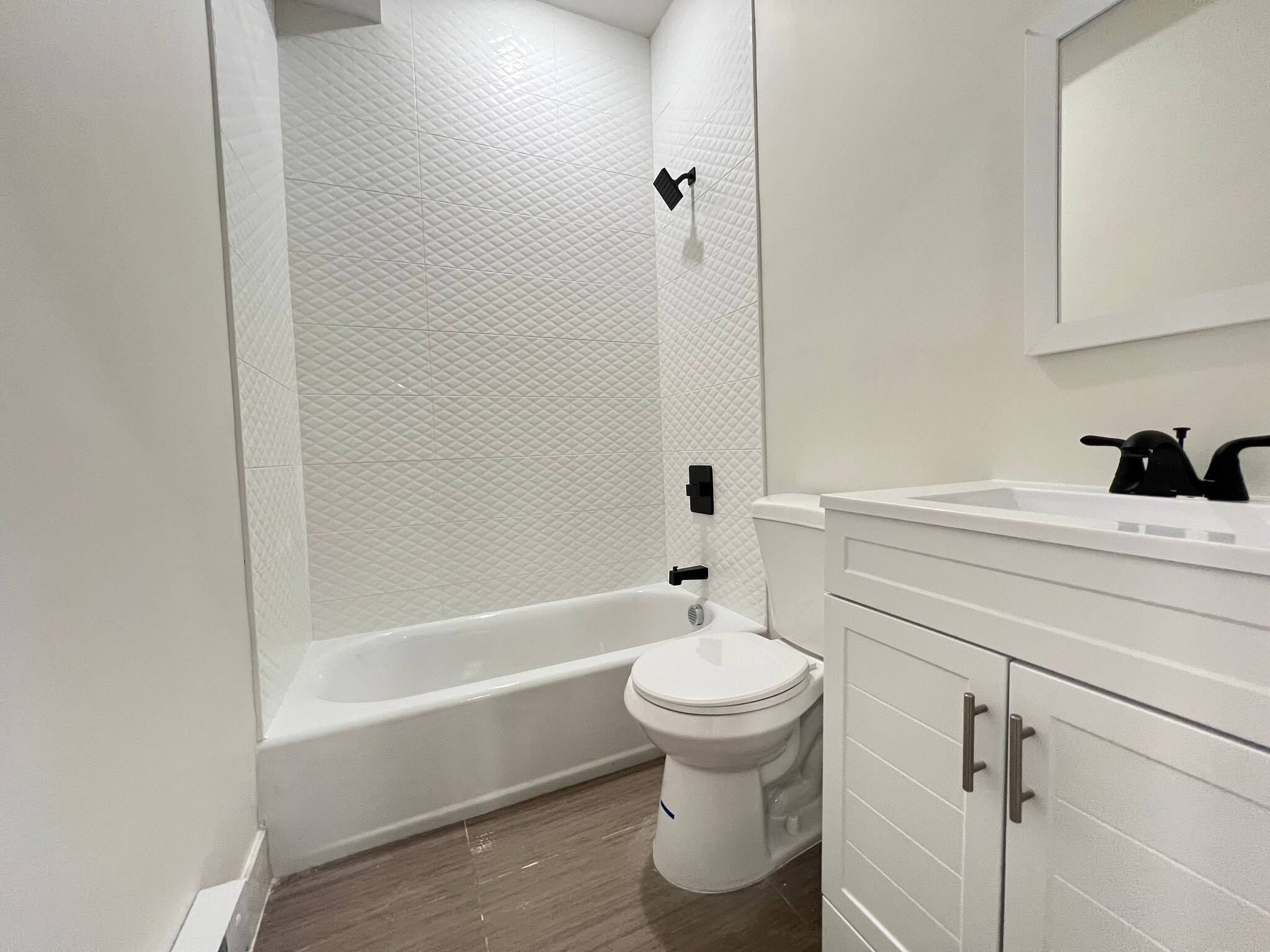 Unit 4 - 44 Van Nostrand Ave