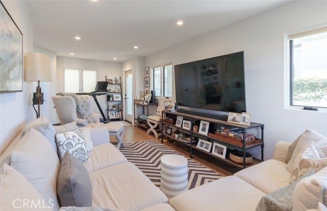 Building Photo - 314 Dahlia Pl