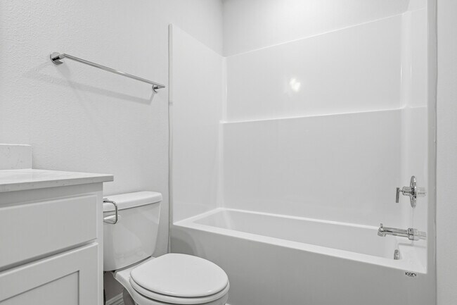 Building Photo - 2430 Clf Holw Cir