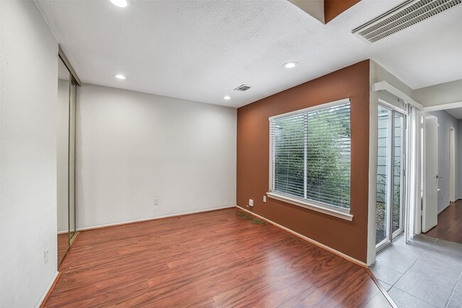 Building Photo - 12980 Greenway Chase Ct