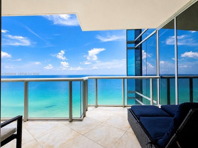 Building Photo - 17121 Collins Ave