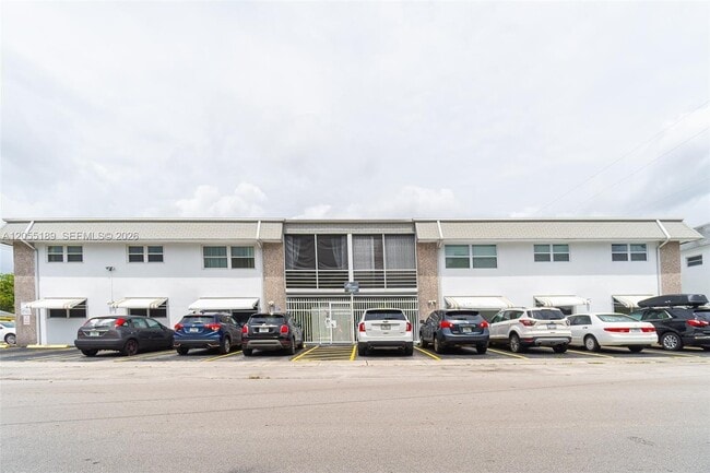 Building Photo - 1300 N 17th Ave