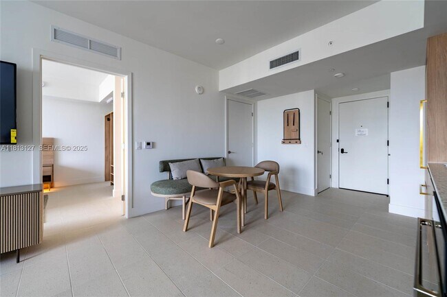 Building Photo - 159 NE 6th St