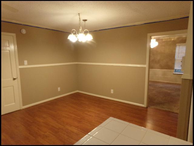 Building Photo - 5800 N Walnut Rd