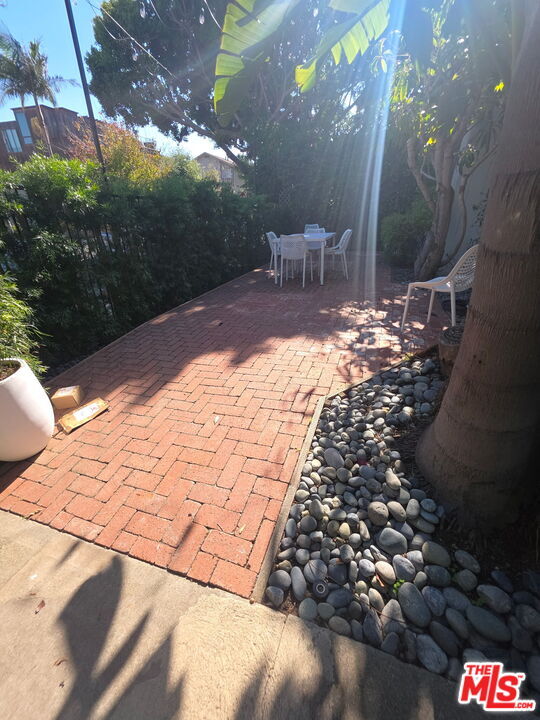 Building Photo - 525 Broadway St