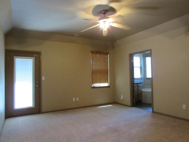 Building Photo - 1132 Legacy Way