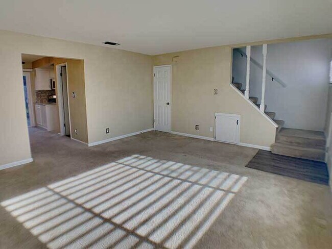 Building Photo - Darling 2 bed, 1.5 bath condo near Lyons Park and downtown Placerville!