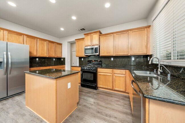 Building Photo - 2120 Stansfield Dr