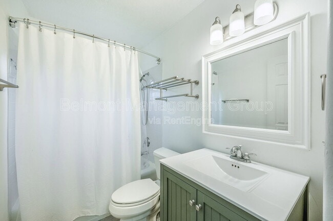 Building Photo - 316 Lake Fair Ln