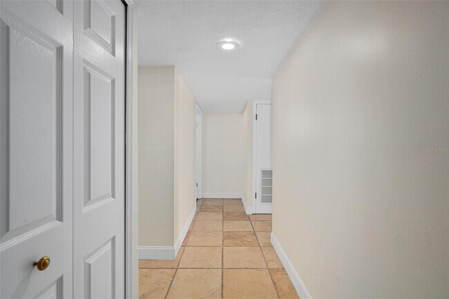 Building Photo - 1100 S Orlando Ave
