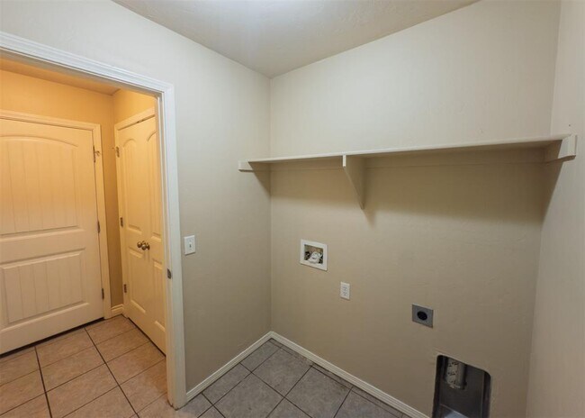 Building Photo - 2701 NW 185th St