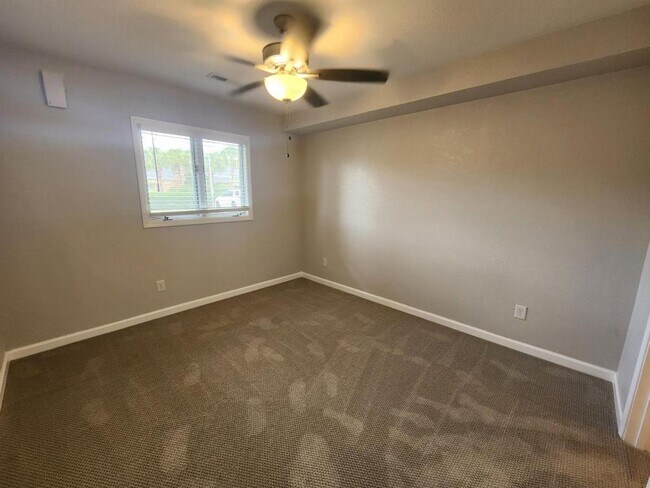 Building Photo - 205 Double Eagle Dr