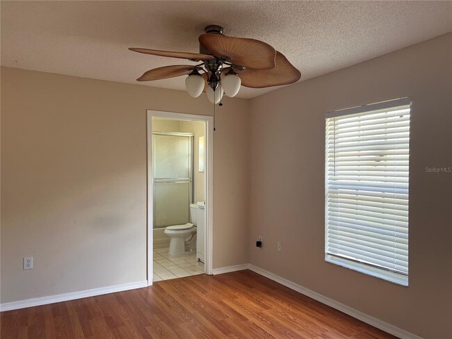 Building Photo - 3900 Oak Pointe Blvd