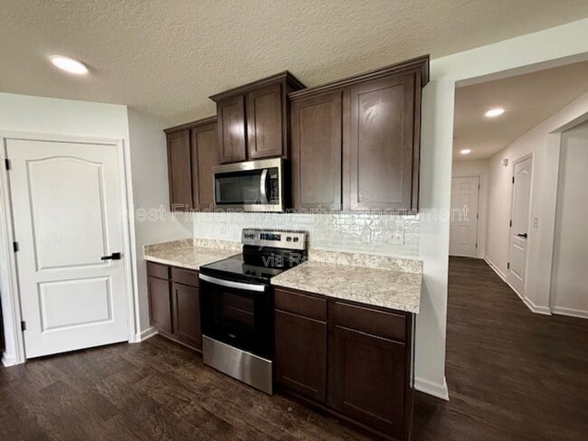 Building Photo - 3640 Alta Lakes Blvd