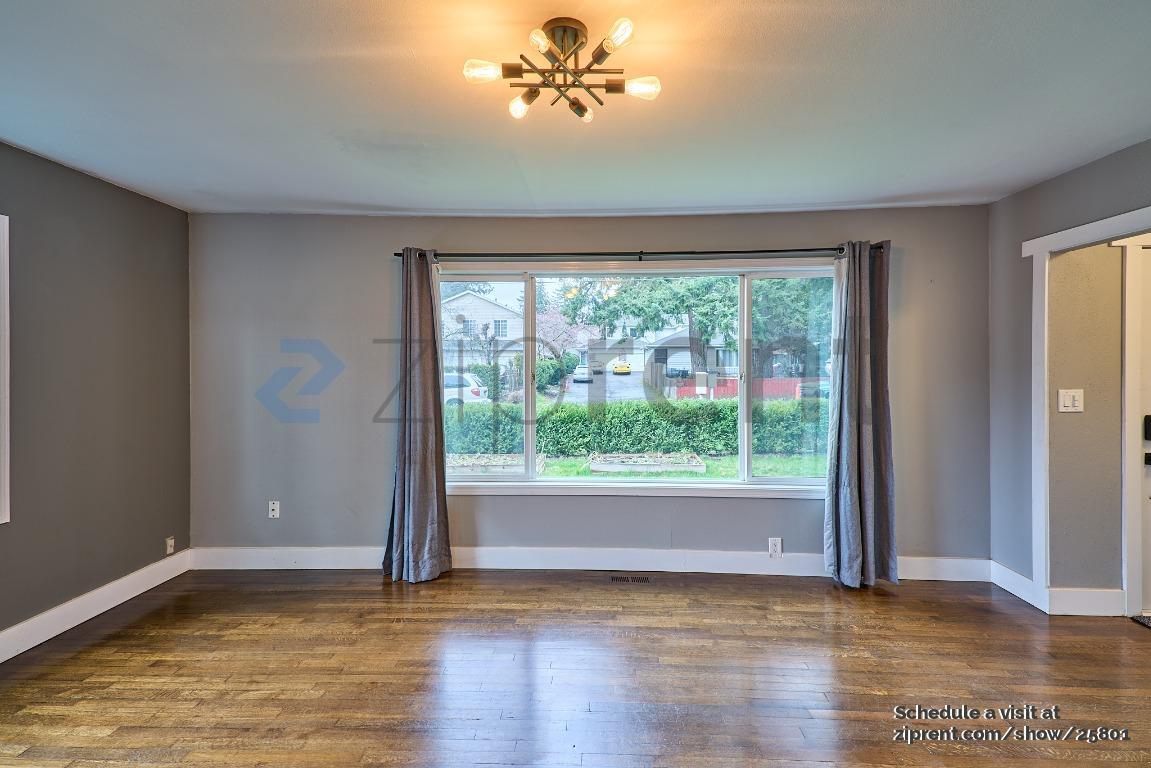 Building Photo - 2418 SE 141st Ave