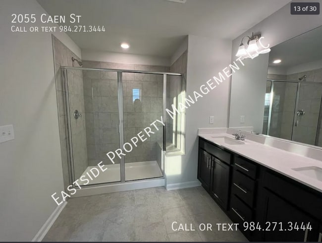 Building Photo - 2055 Caen St