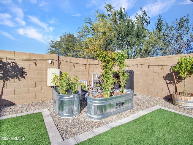 Building Photo - 4326 W Kenai Dr