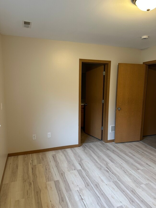 Building Photo - 805 Black Jack Rd