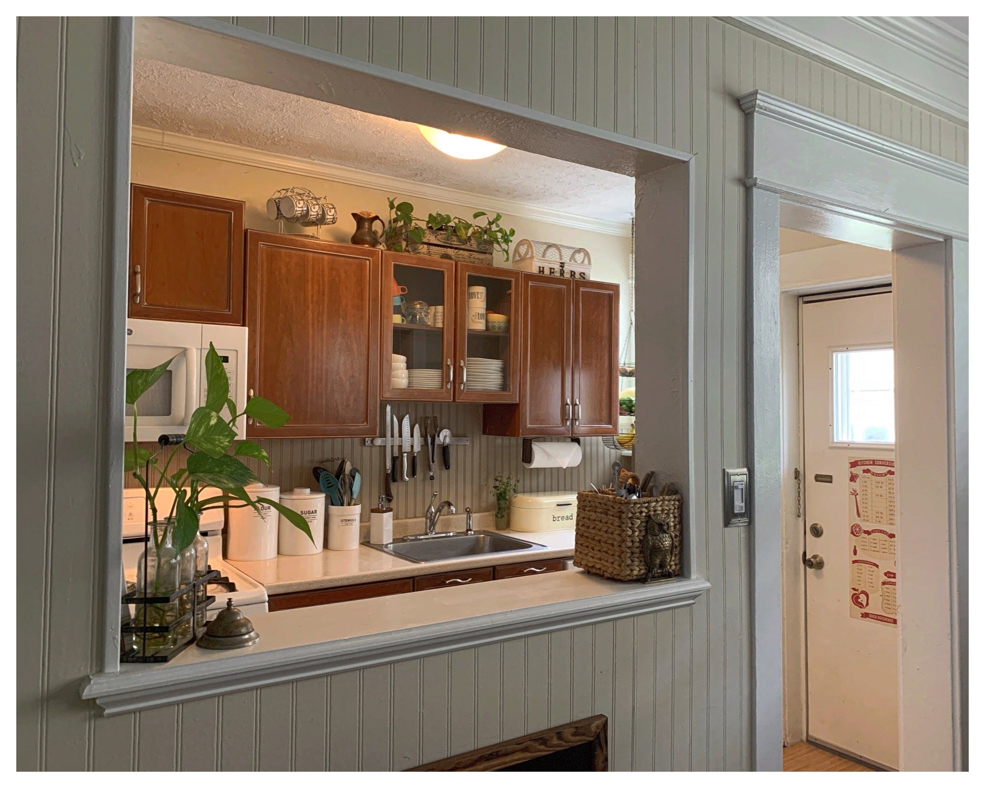 Dining Room Pass-Thru - 113 Edison Ave